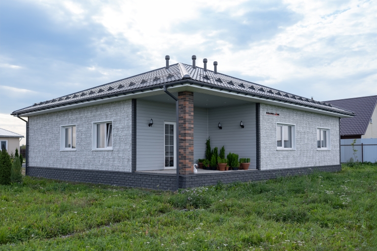 Фото домов с красивым фасадом в цвете серебро, цвета Серебро, Графит - 2781