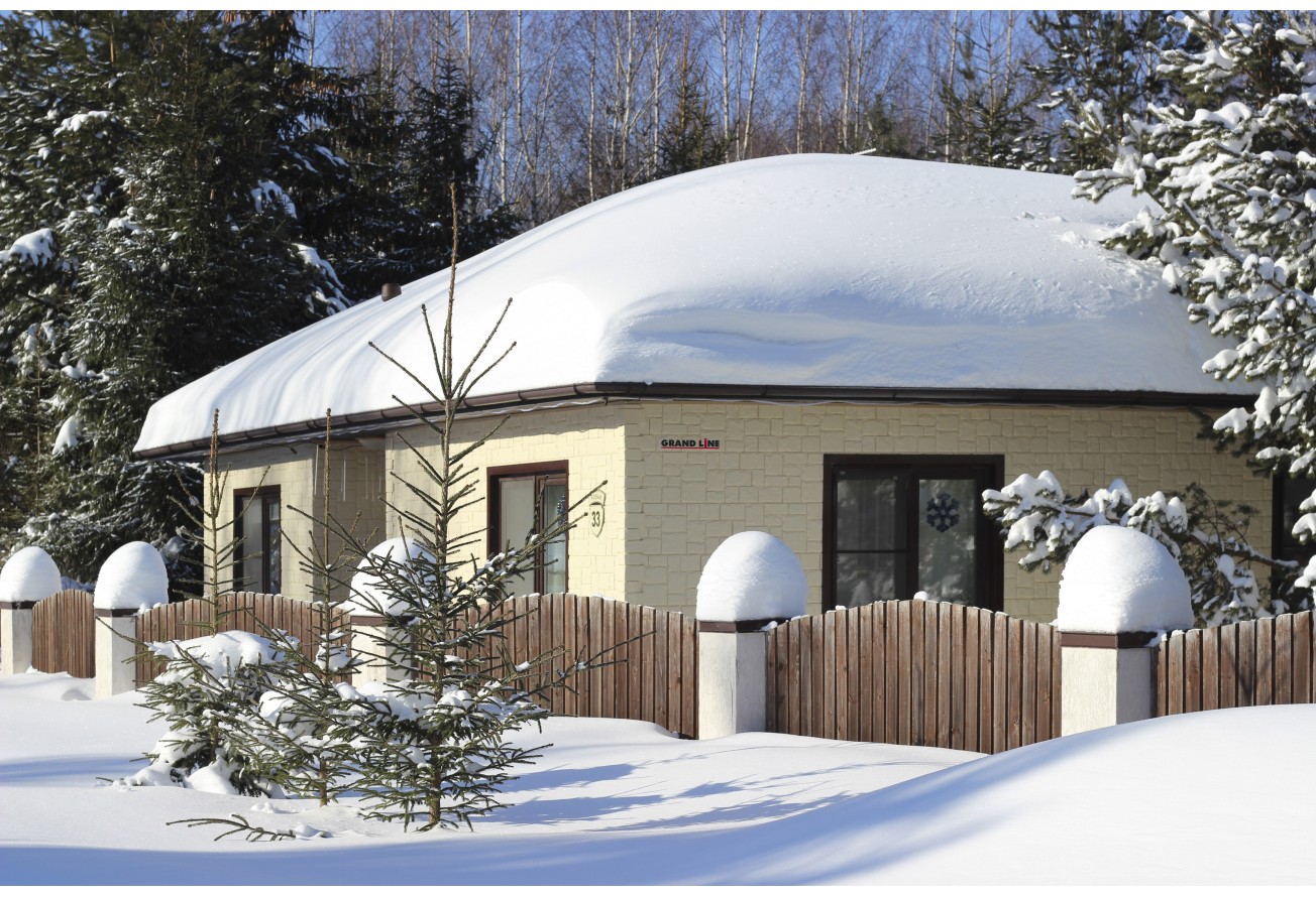 Фасадная панель Grand Line Крупный камень Классика молочный