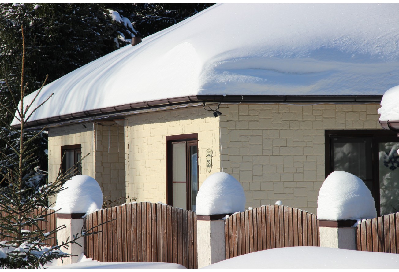 Фасадная панель Grand Line Крупный камень Классика молочный