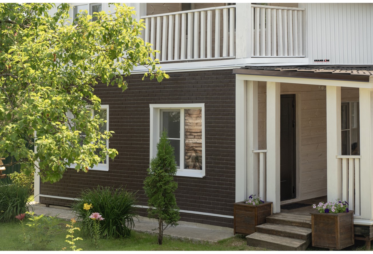 Фасадная панель Grand Line Состаренный кирпич Дизайн шоколадный со швом RAL 7006