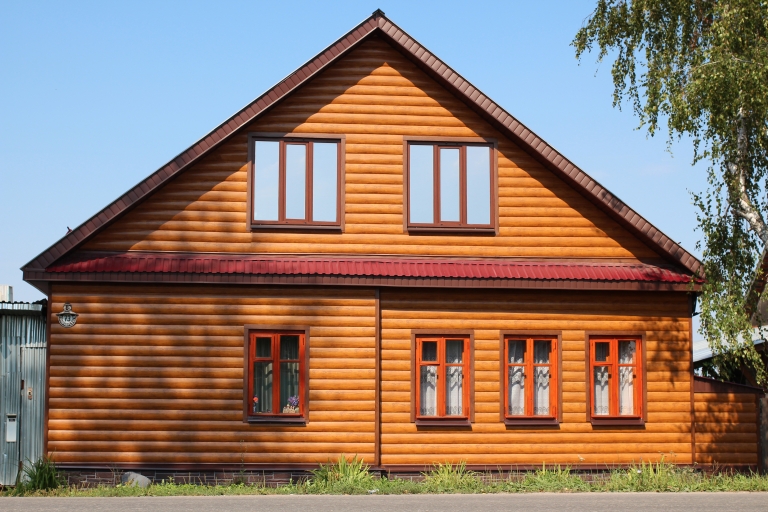 Фото домов с красивым фасадом в цвете golden wood, цвет Golden Wood - 477