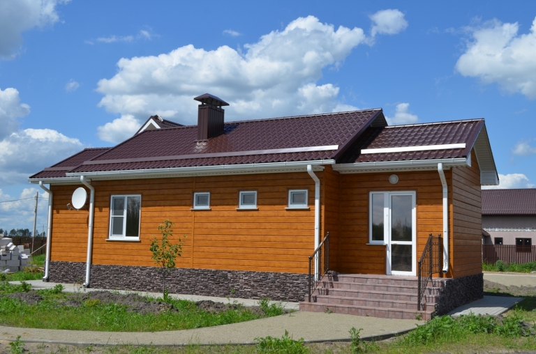 Фото домов с красивым фасадом в цвете golden wood, цвет Golden Wood - 570