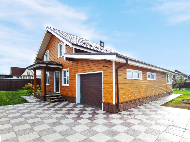 Фото домов с красивым фасадом в цвете golden wood, цвет Golden Wood - 1784