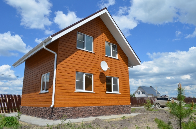 Фото домов с красивым фасадом в цвете golden wood, цвет Golden Wood - 962