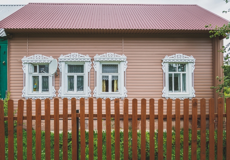 Фото домов с красивым фасадом в цвете персиковый, цвет Персиковый - 414