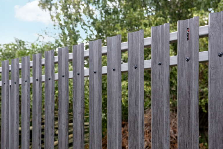 Фото металлического штакетника, цвет Grey Wood TwinColor - 2581