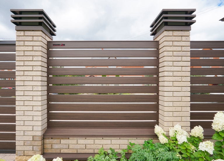 Фото домов с продукцией Grand Line, цвет Coffee Wood TwinColor - 2558