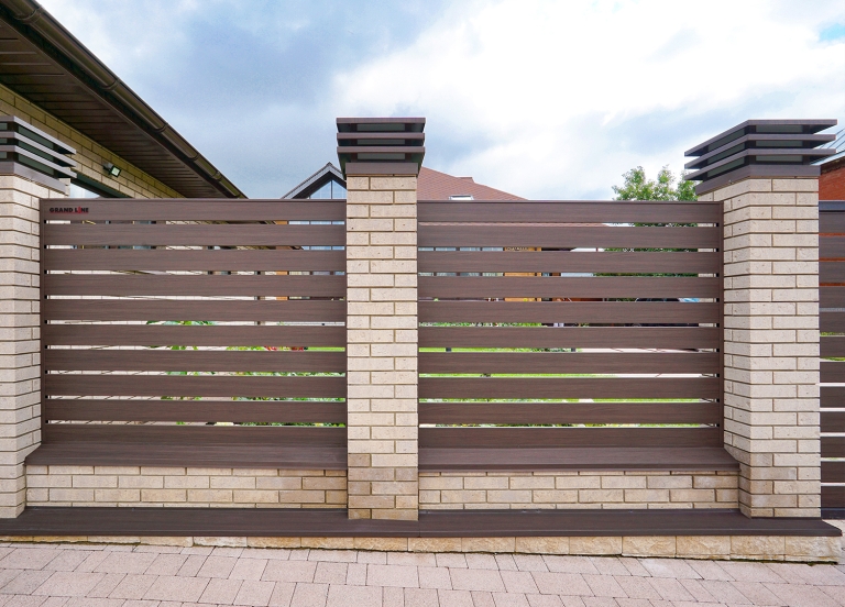 Фото домов с продукцией Grand Line, цвет Coffee Wood TwinColor - 2560