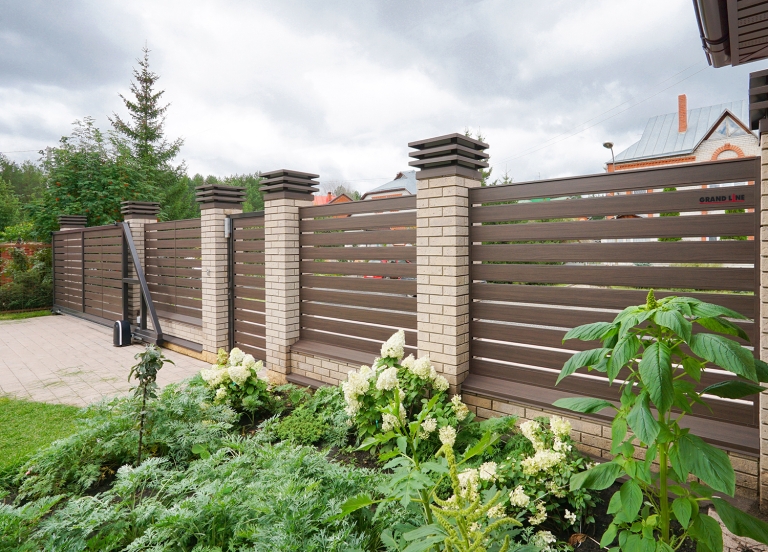 Фото домов с продукцией Grand Line, цвет Coffee Wood TwinColor - 2567