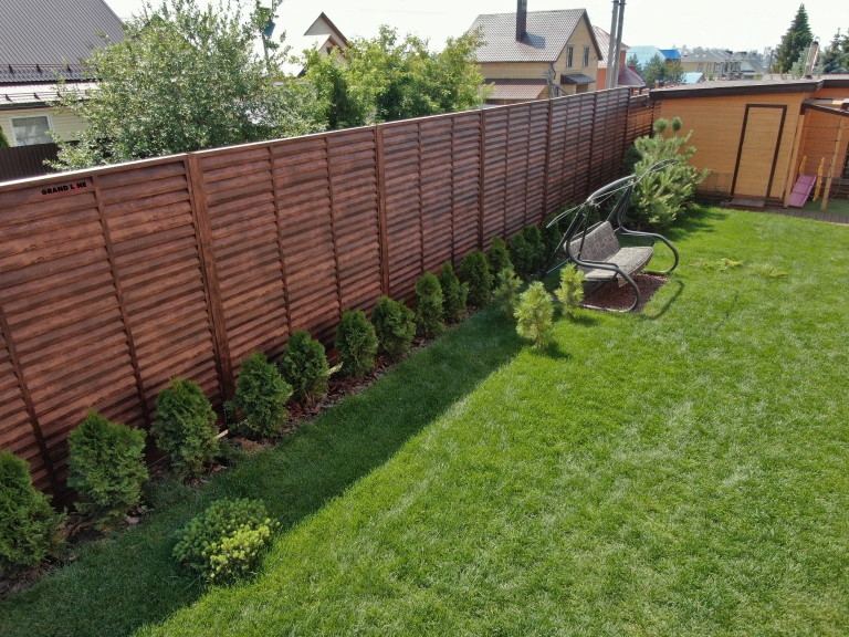 Фото заборов и ограждений в цвете cherry wood, цвет Cherry Wood - 1504