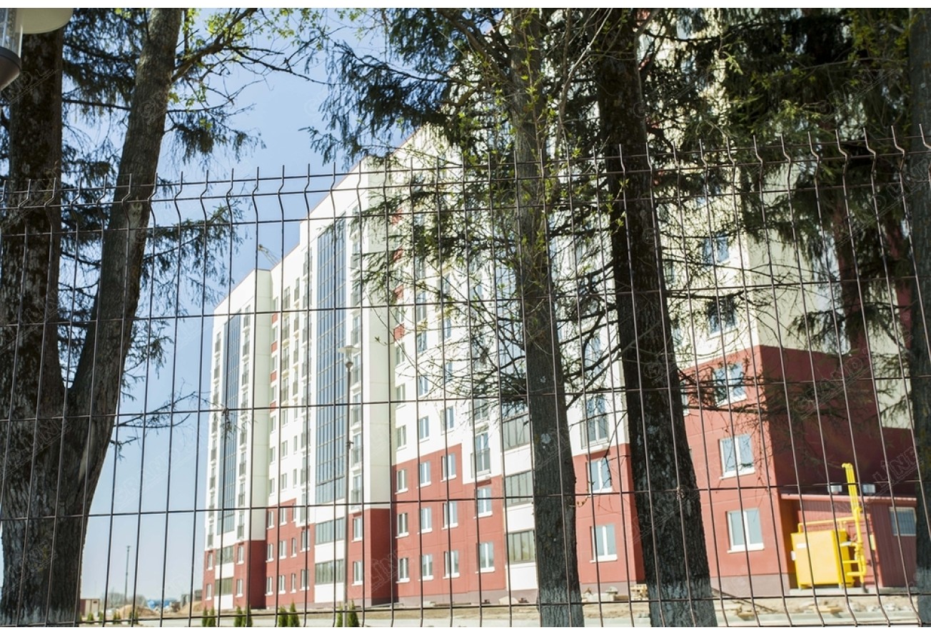 Панель Medium 2,03х2,5 RAL 8017 GL