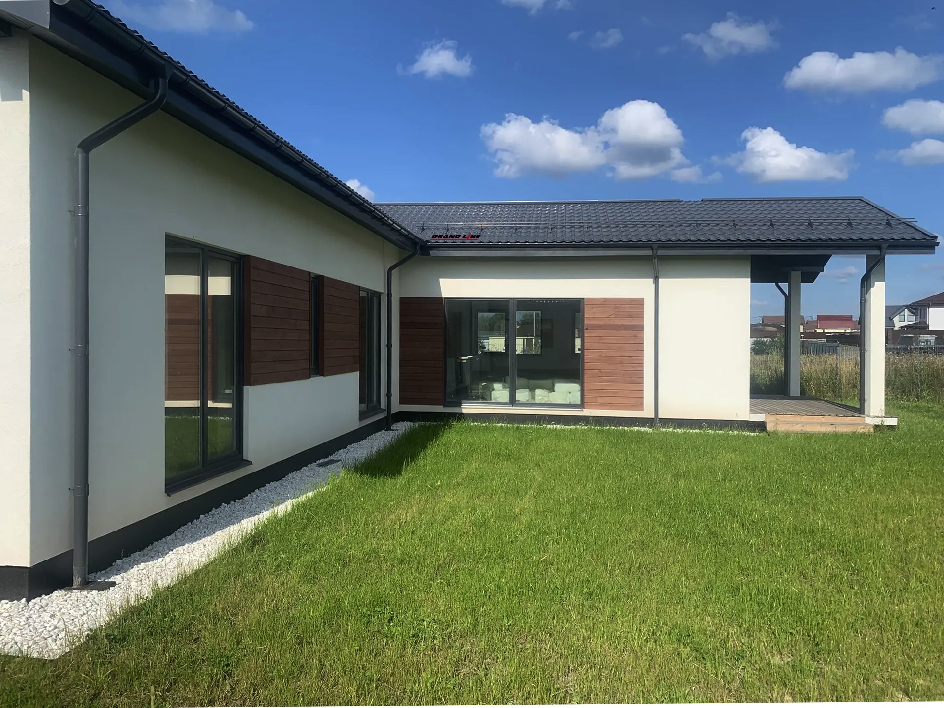 Желоб полукруглый Grand Line ПЭ 125мм 3м RAL 7024 мокрый асфальт