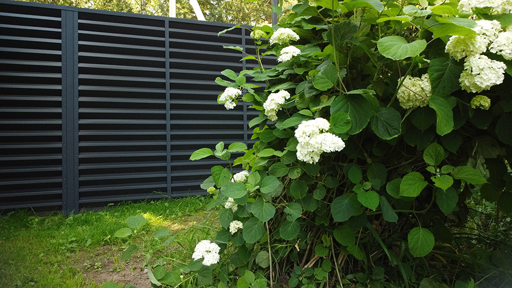 Декоративная накладка на столб универсальная угловая 60х60 для забора жалюзи Grand Line 0,5 Drap RAL 7016 антрацитово-серый (3м)